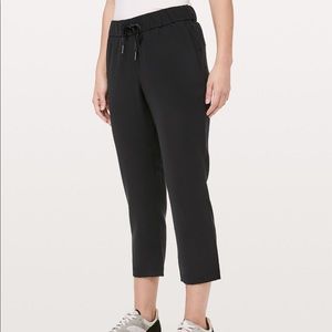 NWOT On the fly crop lululemon size 2